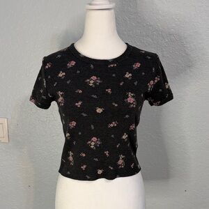 Forever 21 Gray Floral Crop Top